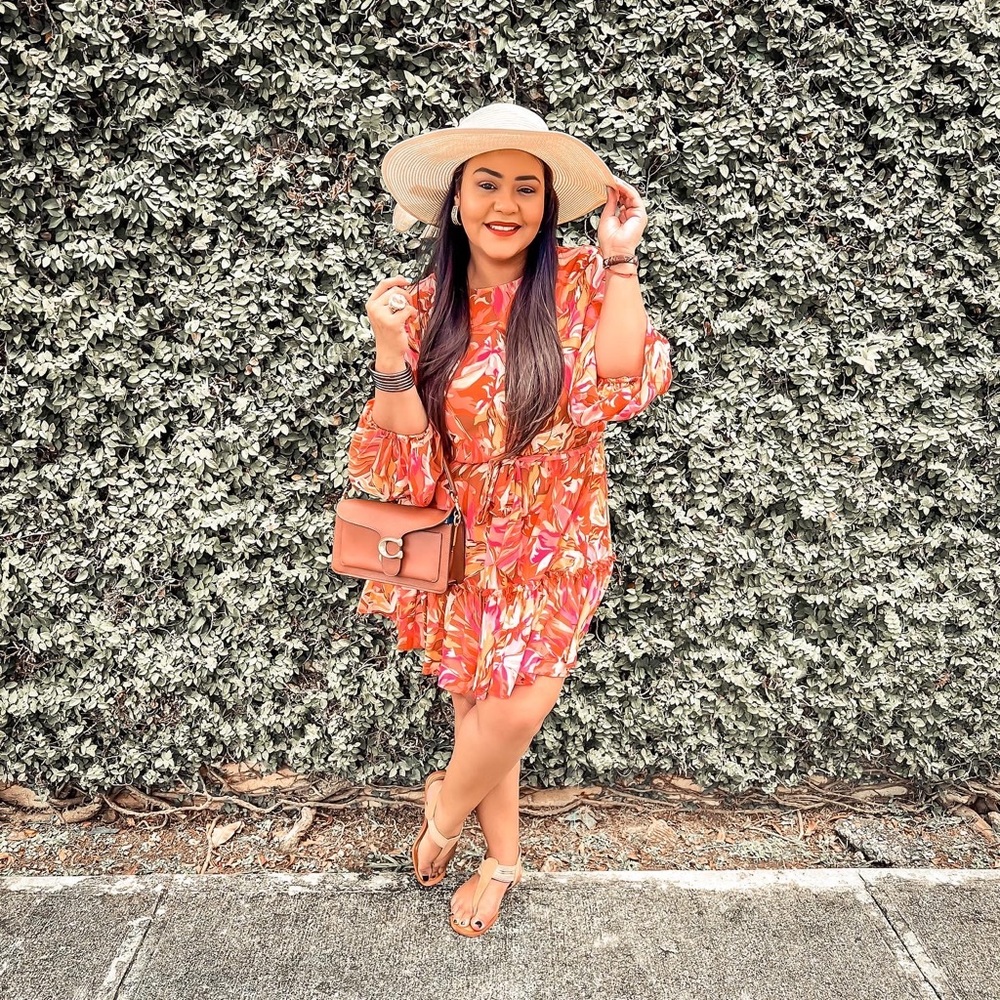 Hermoso vestido de colores, comprado en boutique.